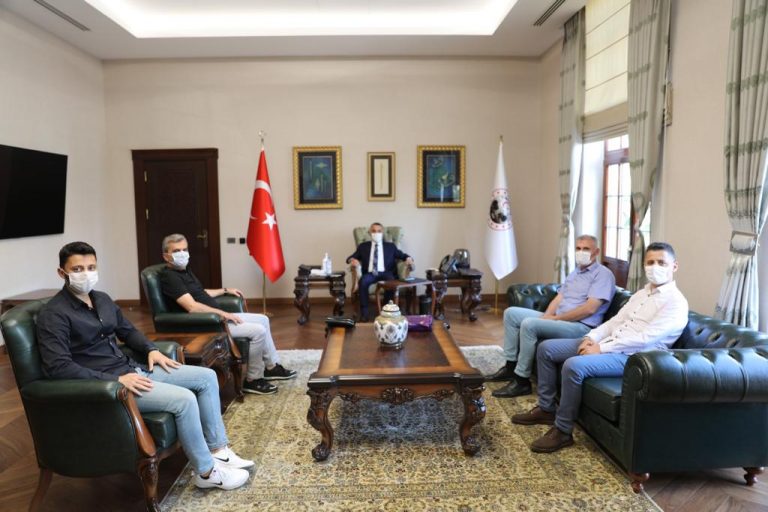 Kırklareli Valisi Osman Bilgin, Demir Ali bebeğe yardım ekibini makamında kabul etti.