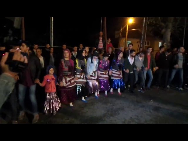 Esra ile Mikail nişanlandı